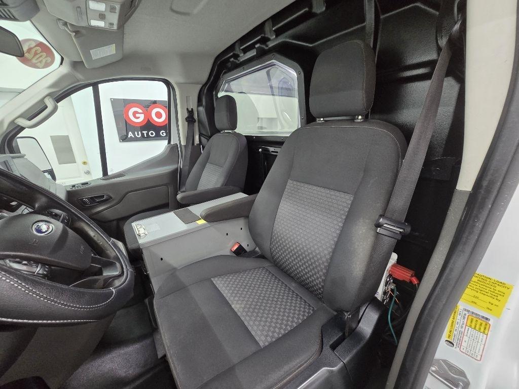 Ford Transit 150 Van Low Roof w/Sliding Pass. 130-in. WB 2022