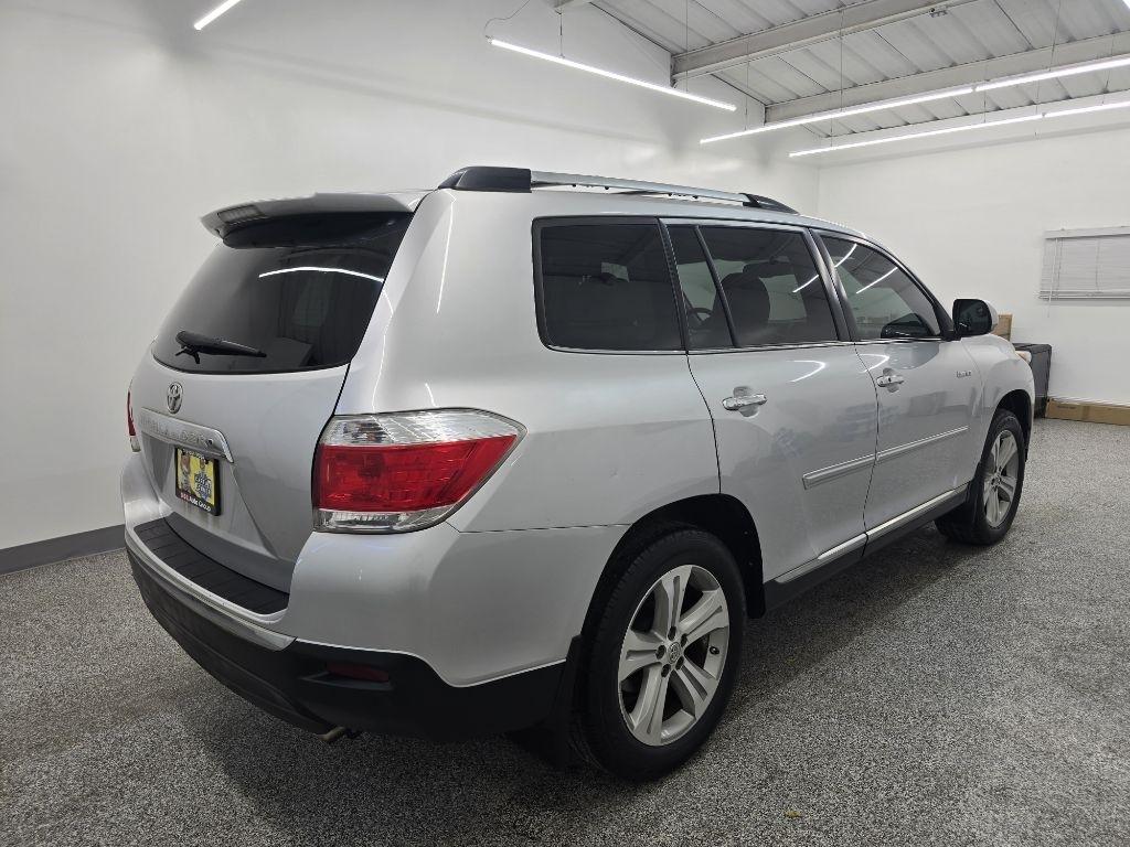 Toyota Highlander Limited 2WD 2013