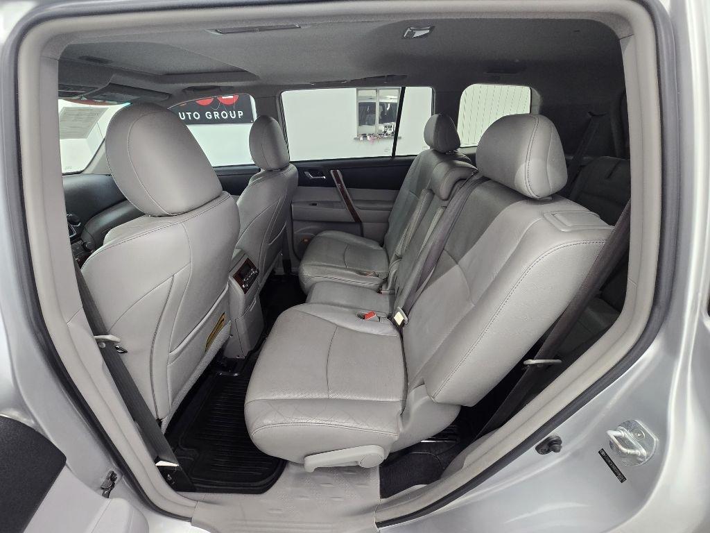Toyota Highlander Limited 2WD 2013