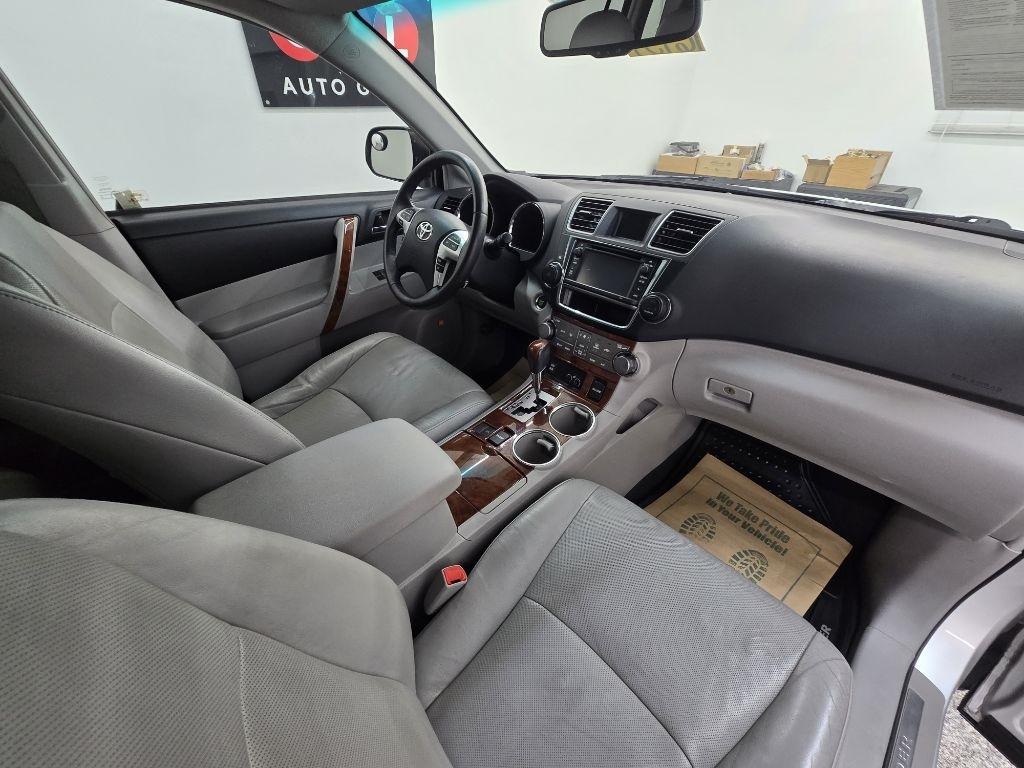 Toyota Highlander Limited 2WD 2013