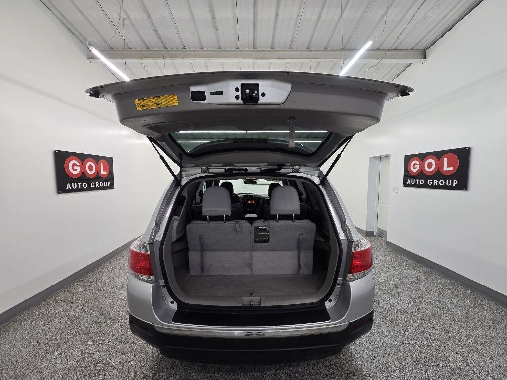 Toyota Highlander Limited 2WD 2013