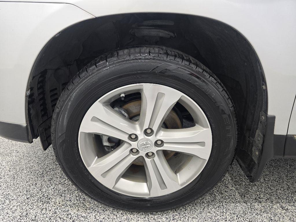 Toyota Highlander Limited 2WD 2013