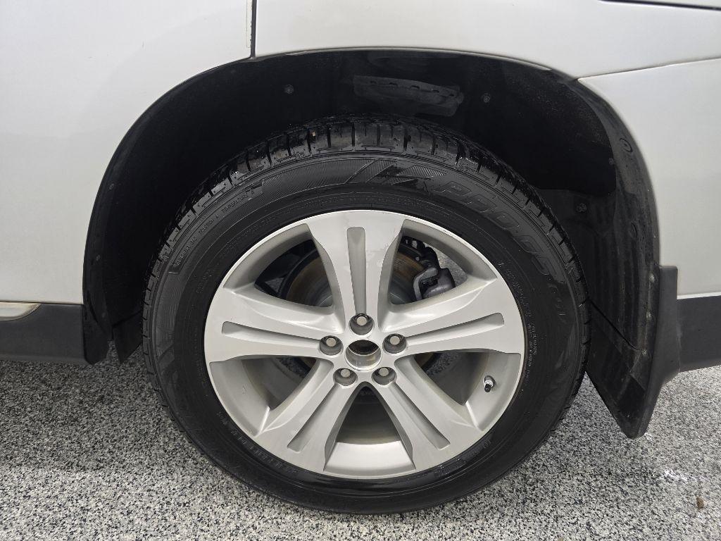 Toyota Highlander Limited 2WD 2013