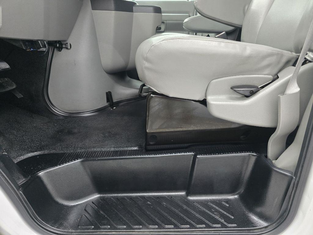 Ford Econoline E-150 2012