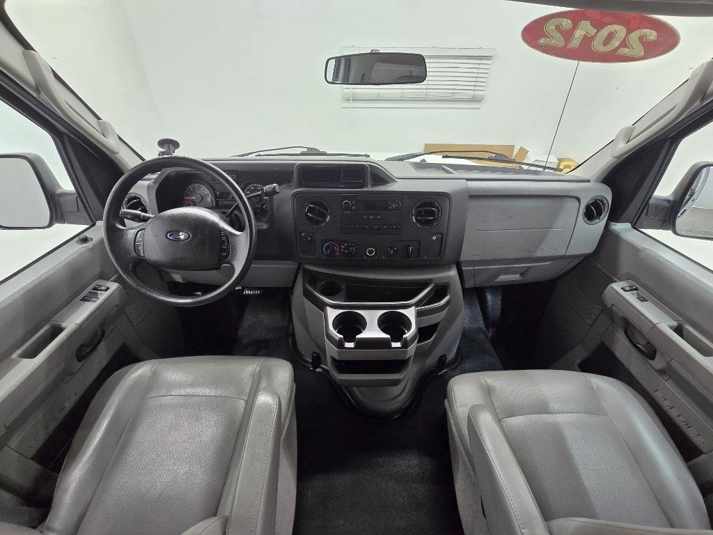 Ford Econoline E-150 2012