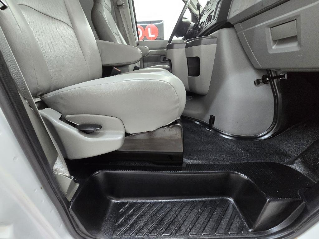 Ford Econoline E-150 2012