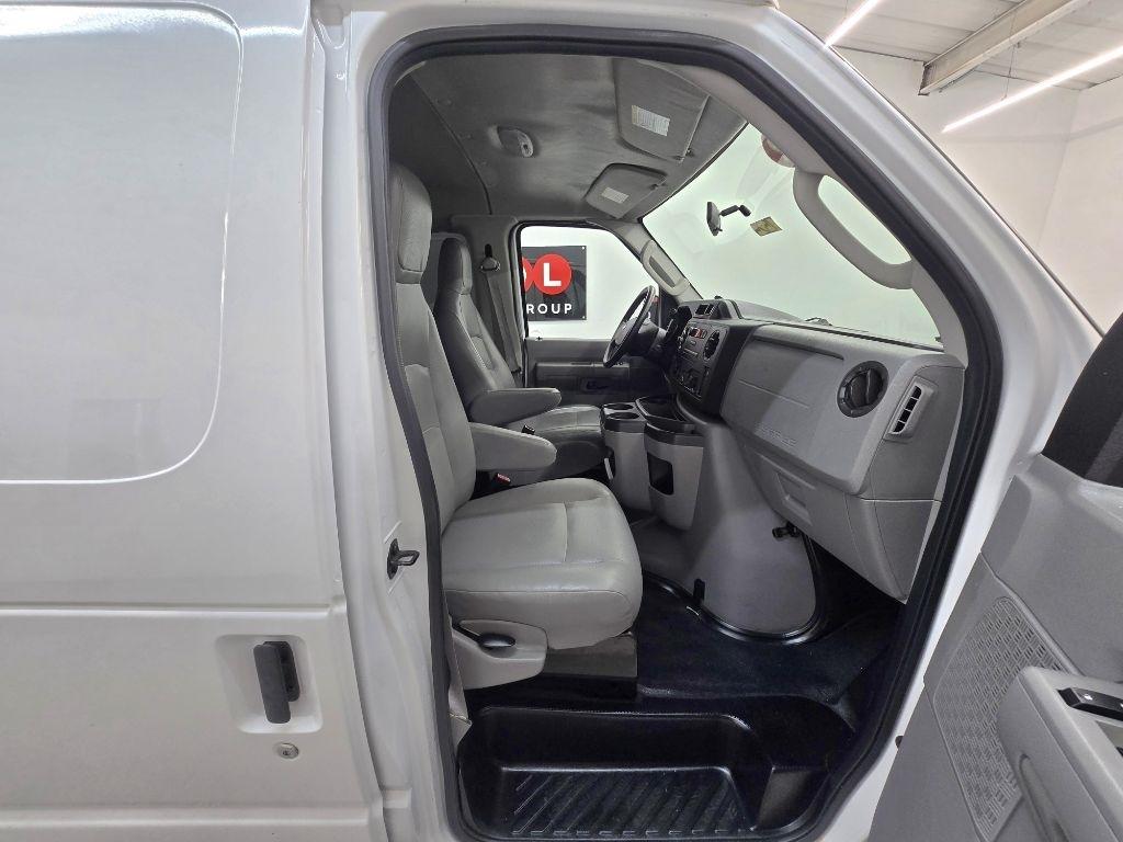Ford Econoline E-150 2012