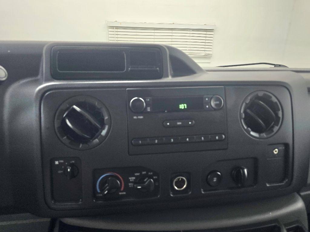 Ford Econoline E-150 2012