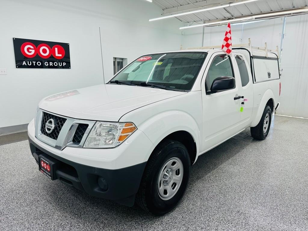 Nissan Frontier SV King Cab I4 5MT 2WD 2017