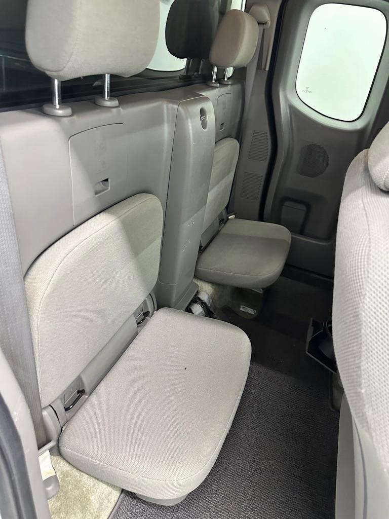 Nissan Frontier SV King Cab I4 5MT 2WD 2017