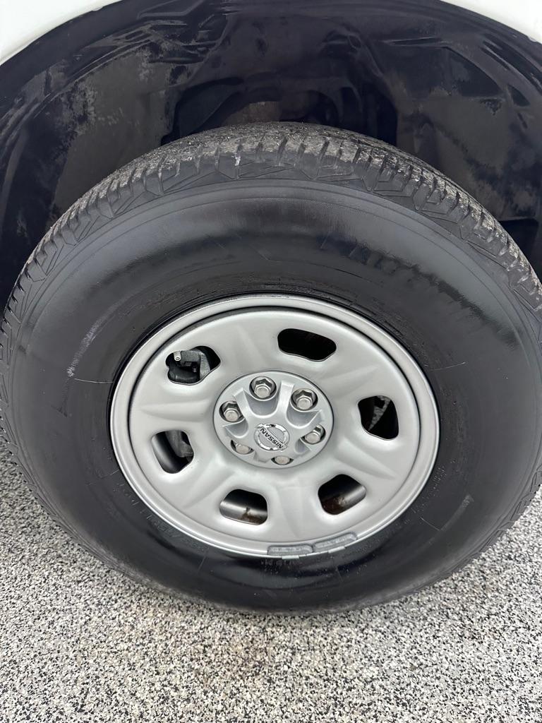 Nissan Frontier SV King Cab I4 5MT 2WD 2017