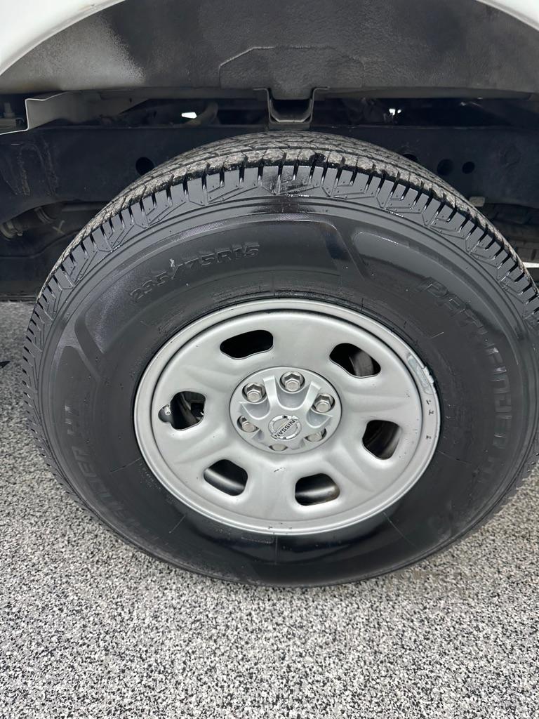 Nissan Frontier SV King Cab I4 5MT 2WD 2017