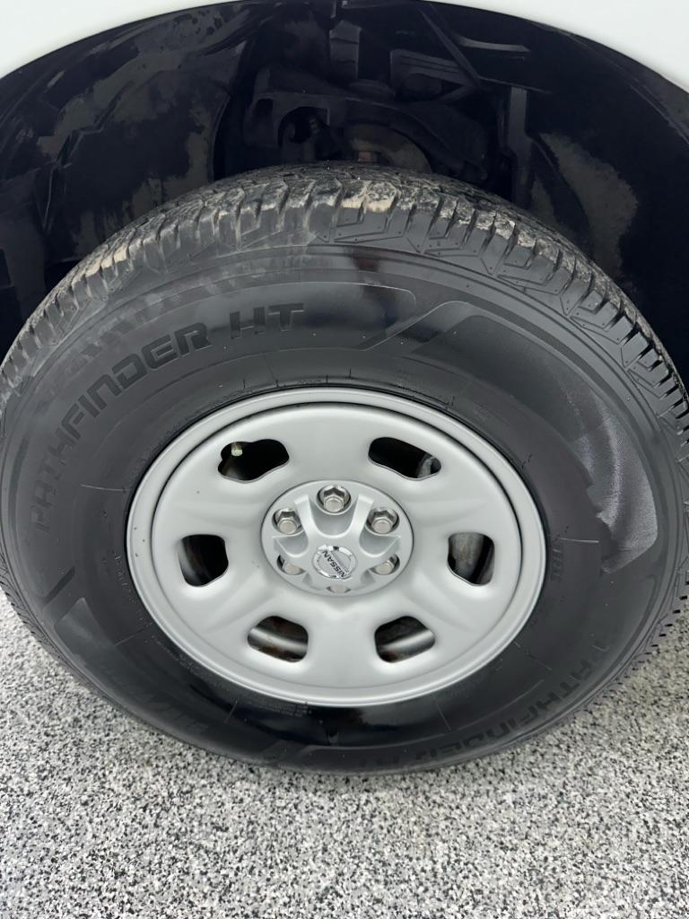 Nissan Frontier SV King Cab I4 5MT 2WD 2017