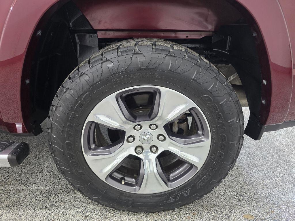 RAM 1500 Laramie Crew Cab SWB 2WD 2019