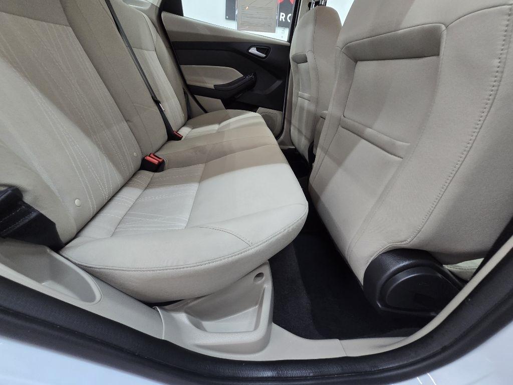 Ford Focus SE Sedan 2017