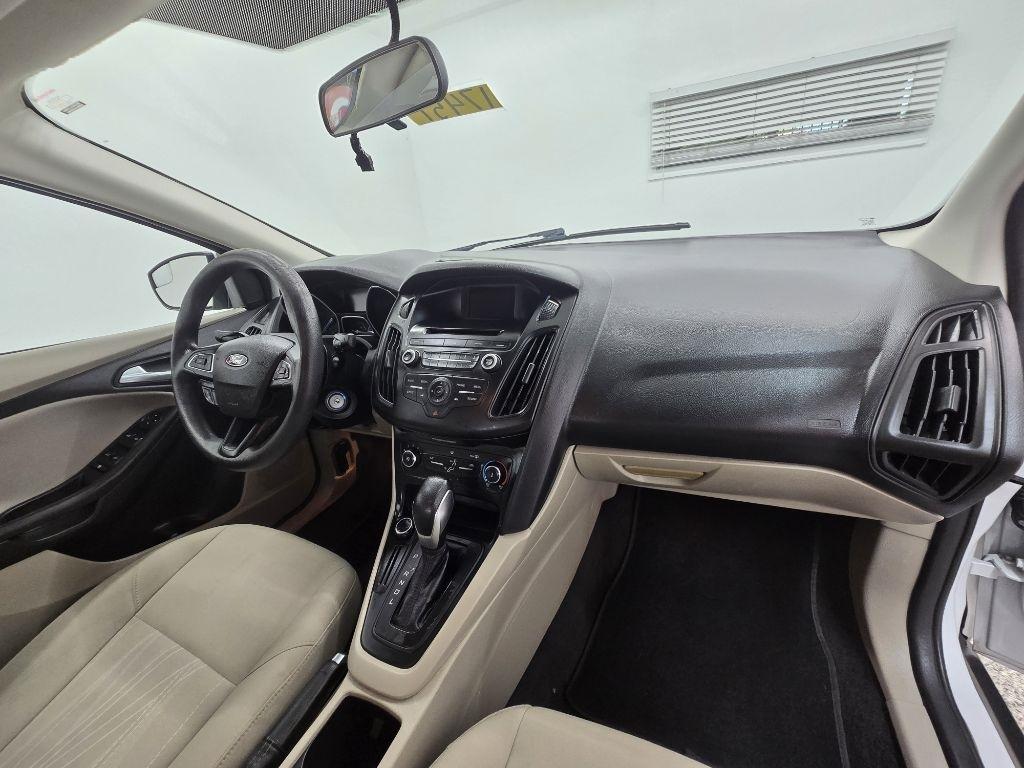 Ford Focus SE Sedan 2017