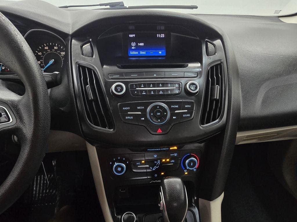 Ford Focus SE Sedan 2017