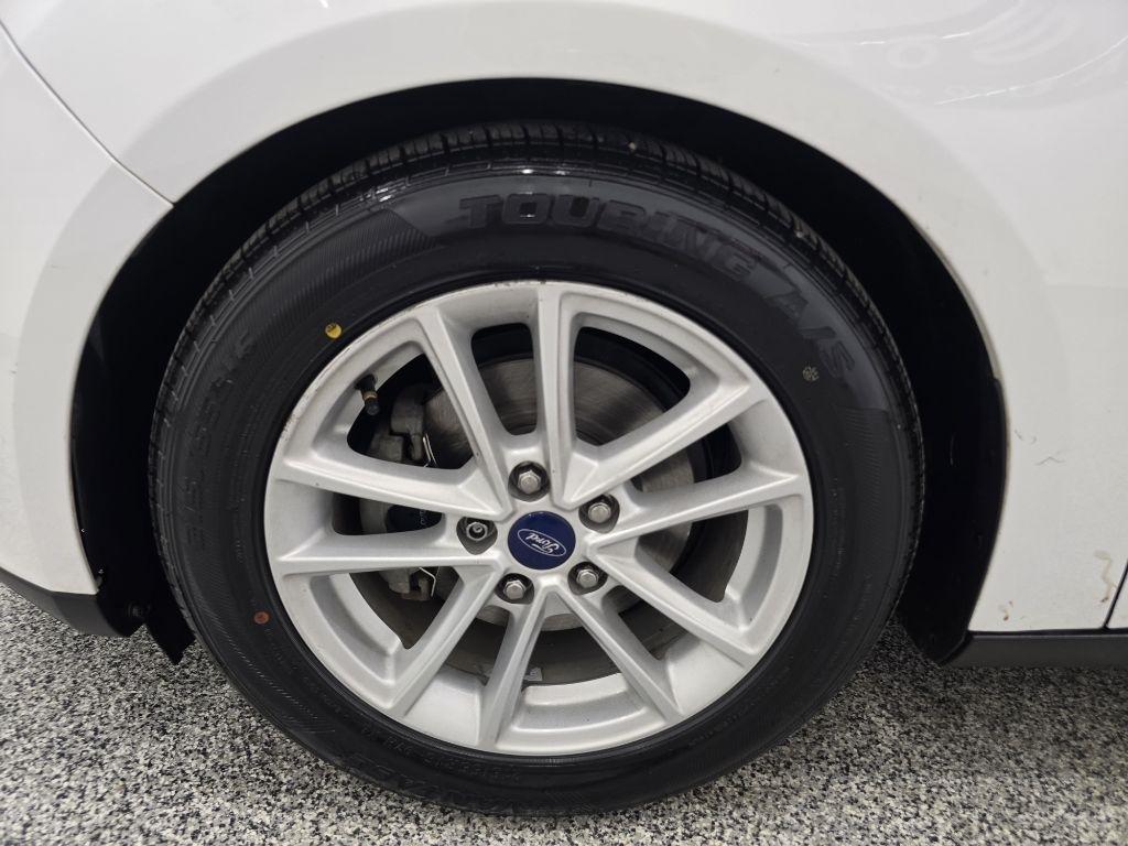 Ford Focus SE Sedan 2017