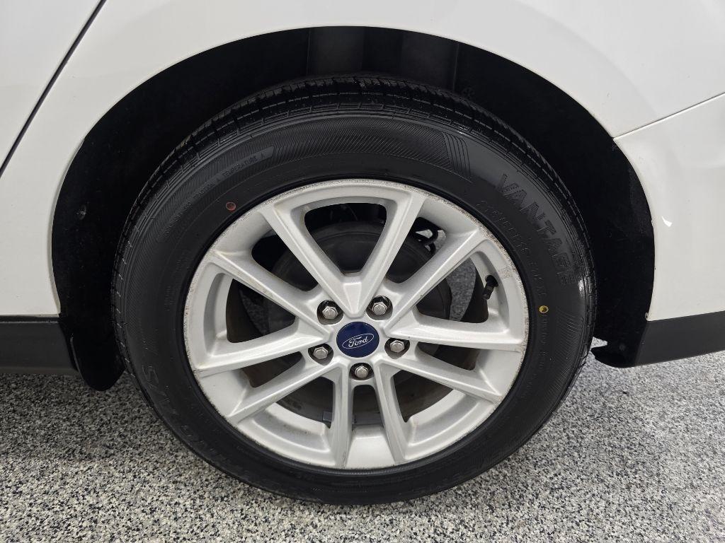 Ford Focus SE Sedan 2017
