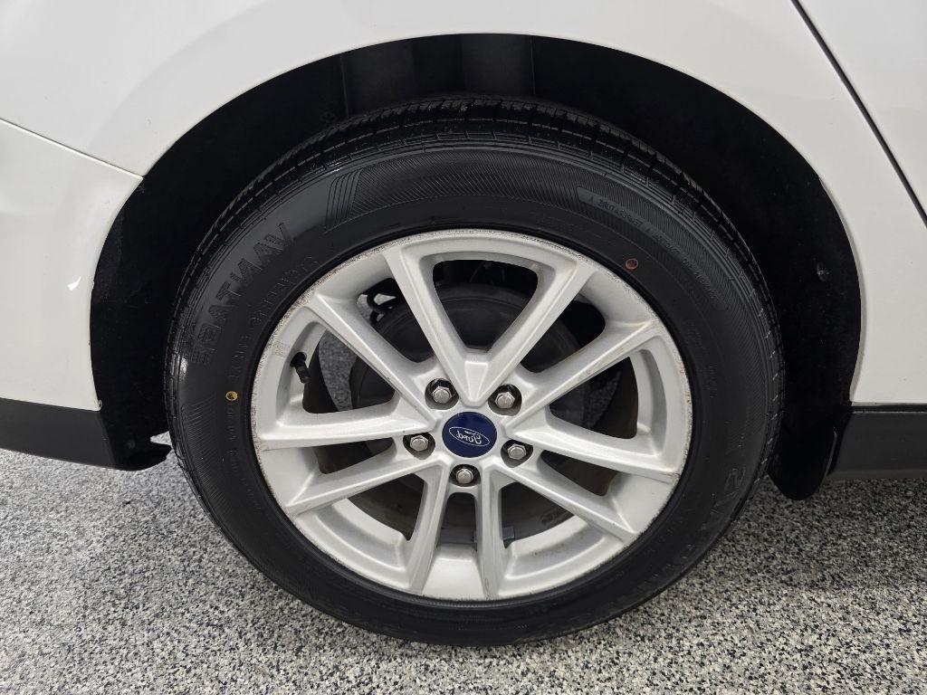Ford Focus SE Sedan 2017