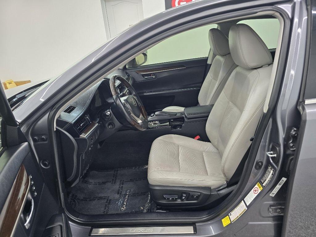 Lexus ES 350 Sedan 2014