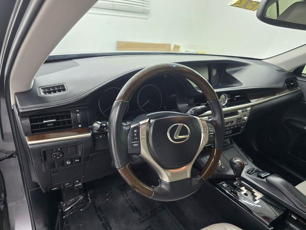 Lexus ES 350 Sedan 2014