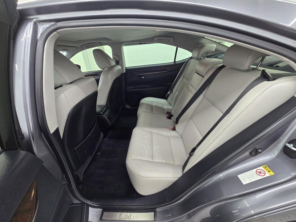 Lexus ES 350 Sedan 2014