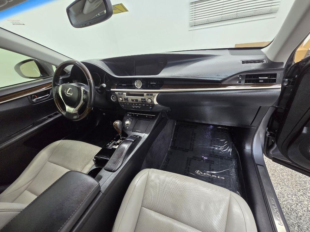 Lexus ES 350 Sedan 2014