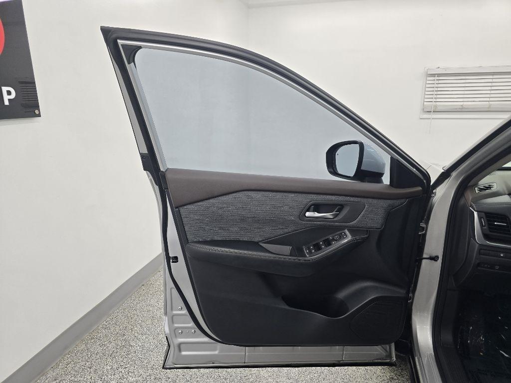 Nissan Rogue SV 2023