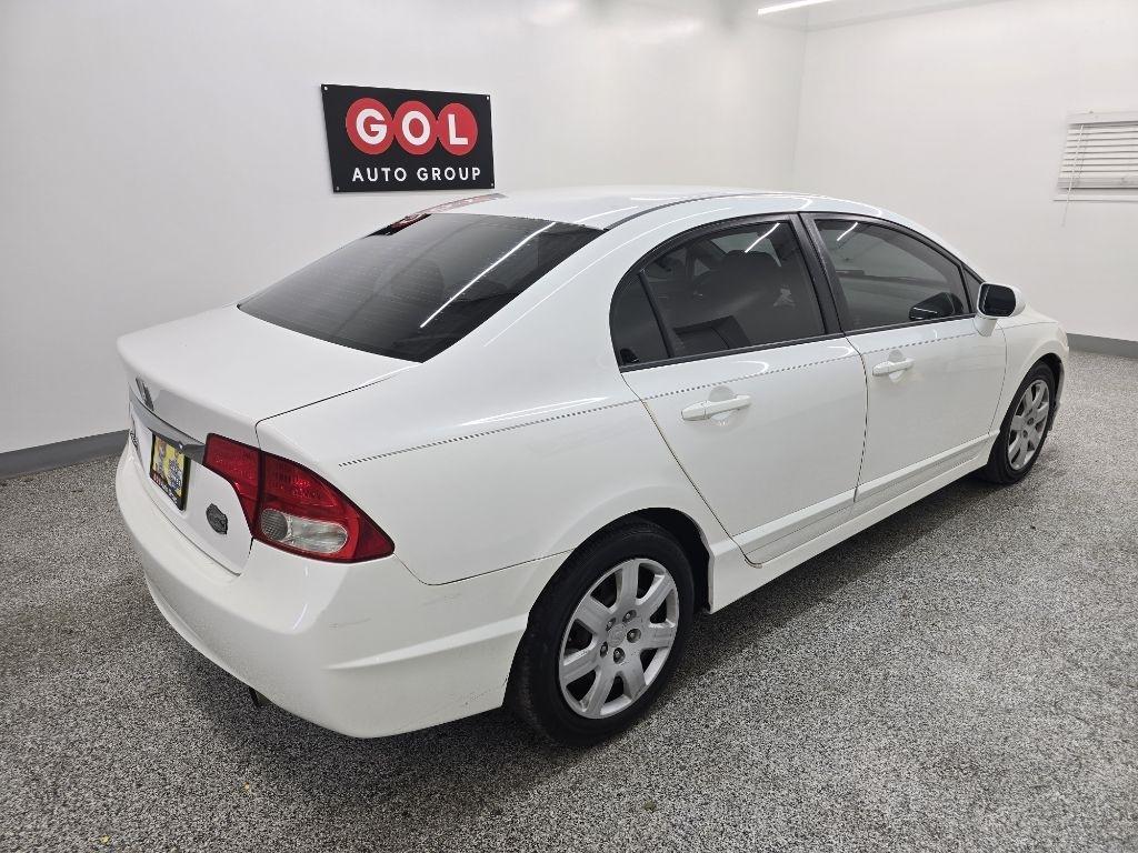 Honda Civic LX Sedan 5-Speed AT 2009