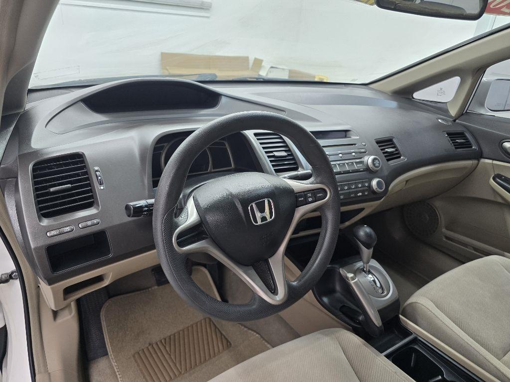 Honda Civic LX Sedan 5-Speed AT 2009