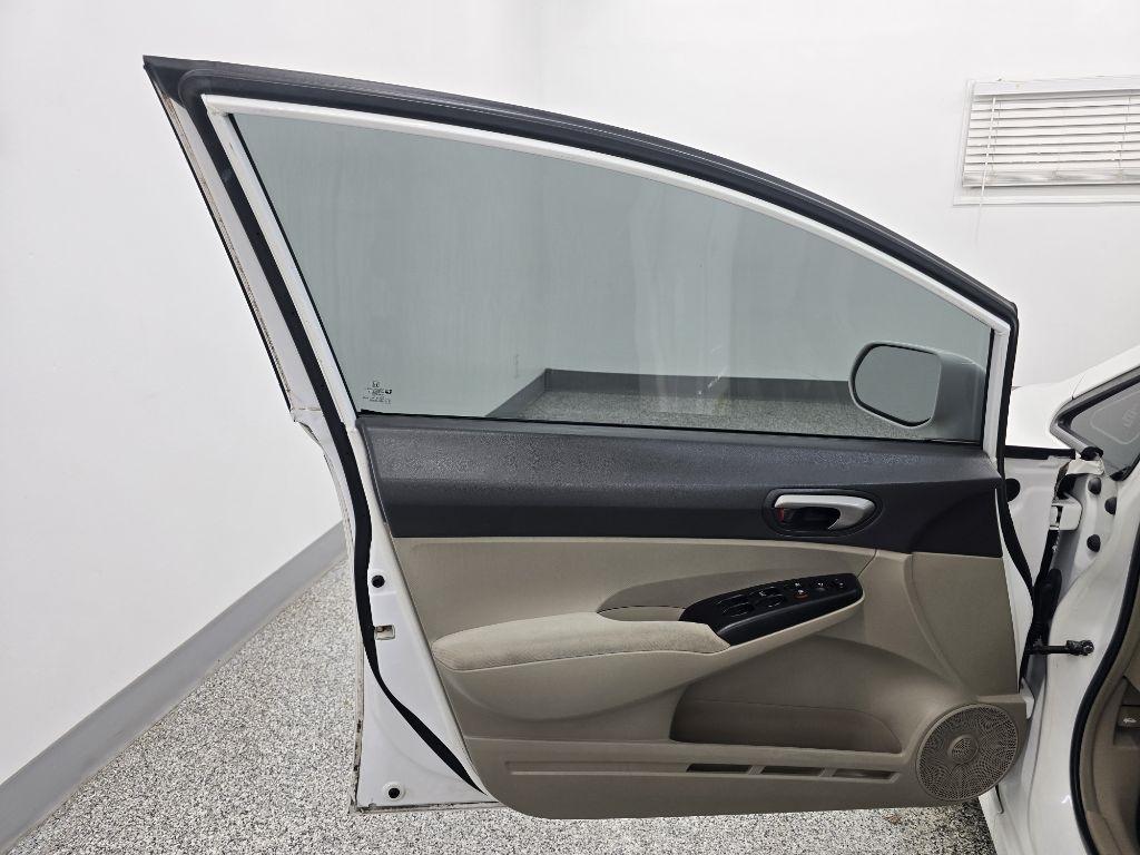 Honda Civic LX Sedan 5-Speed AT 2009