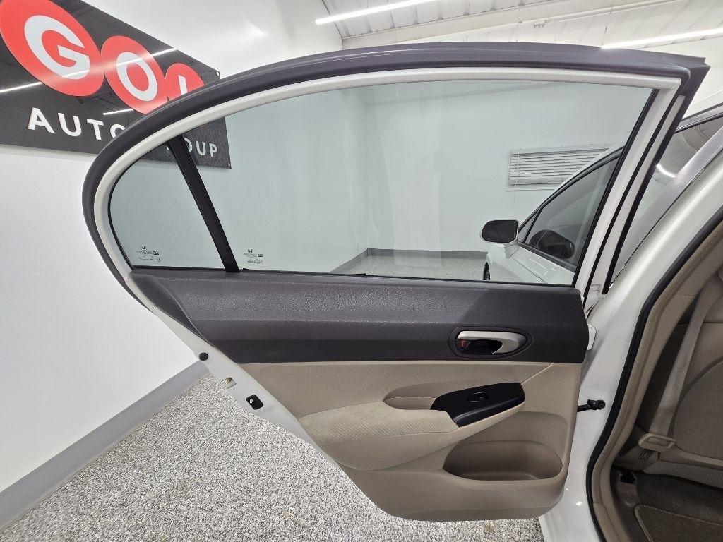 Honda Civic LX Sedan 5-Speed AT 2009