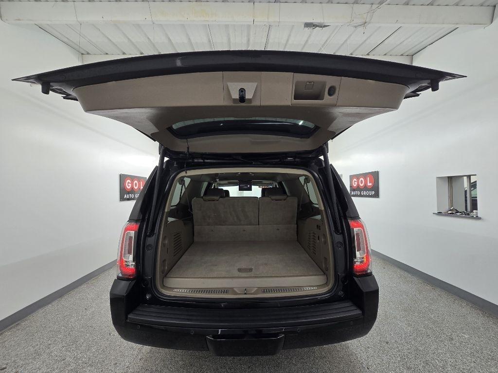 GMC Yukon XL SLT 1/2 Ton 2WD 2015