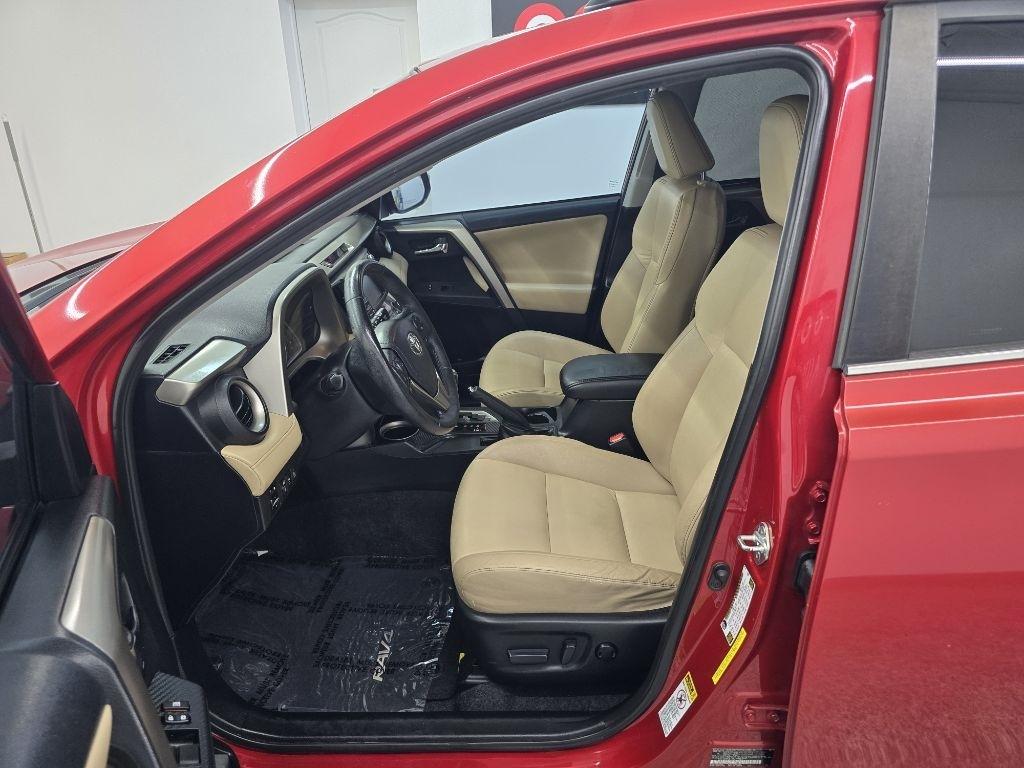 Toyota RAV4 Limited FWD 2015
