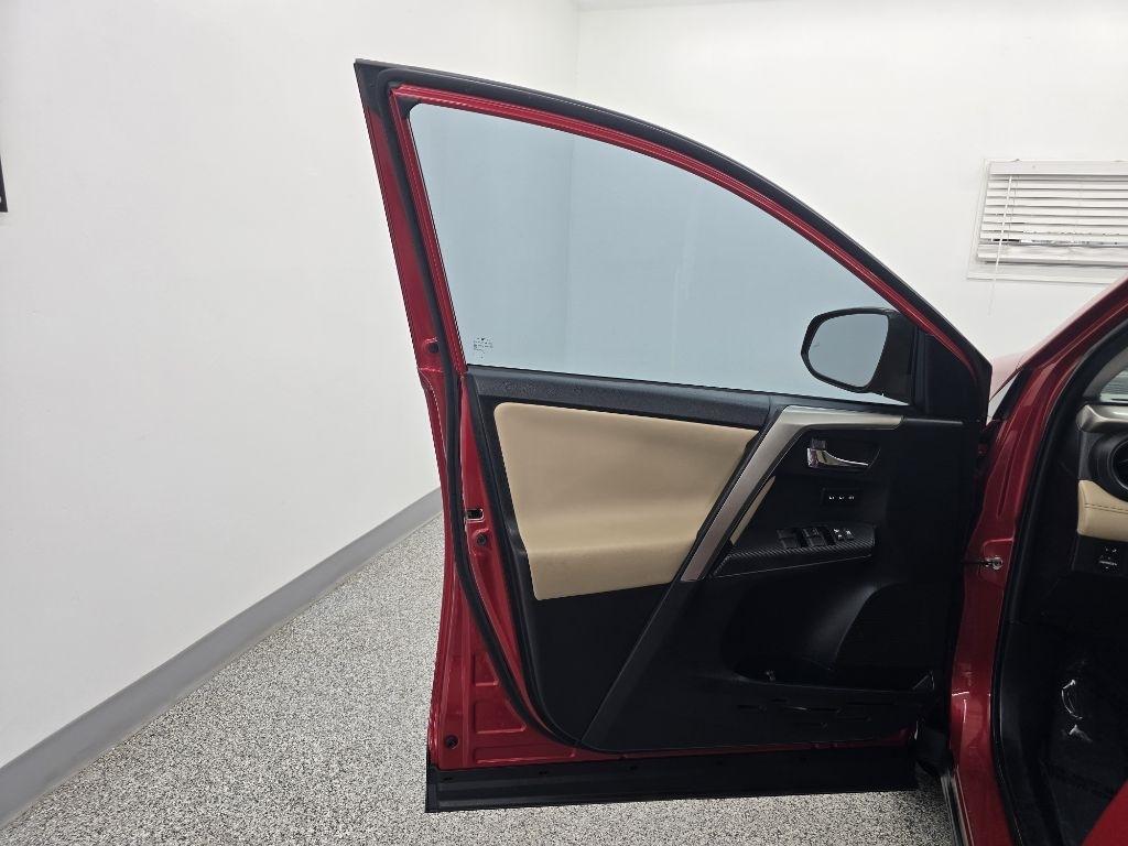 Toyota RAV4 Limited FWD 2015
