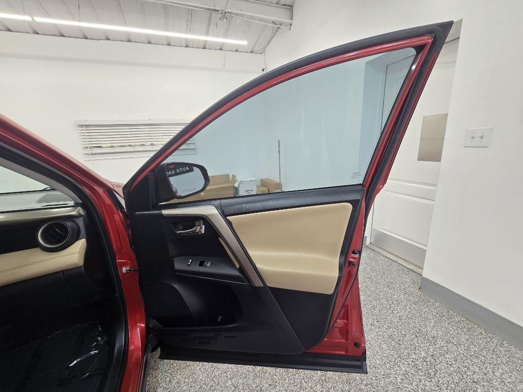 Toyota RAV4 Limited FWD 2015