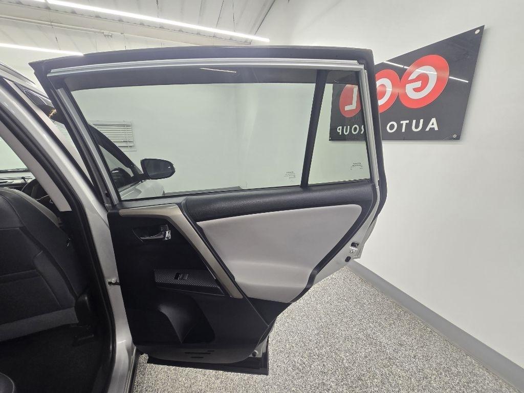 Toyota RAV4 Limited FWD 2015