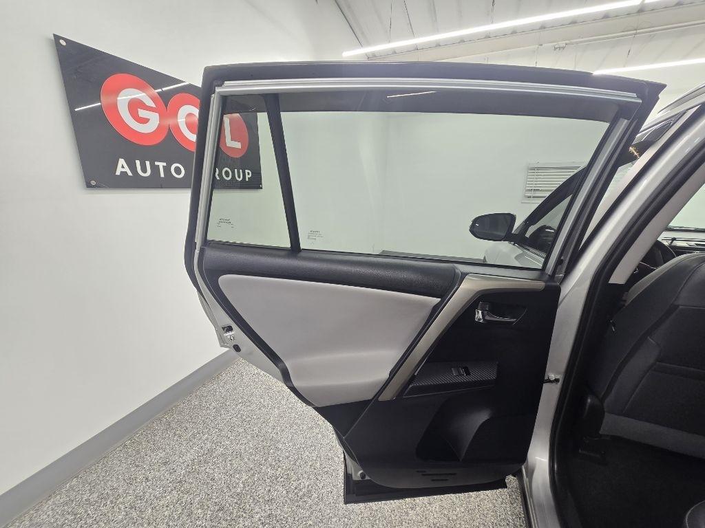 Toyota RAV4 Limited FWD 2015