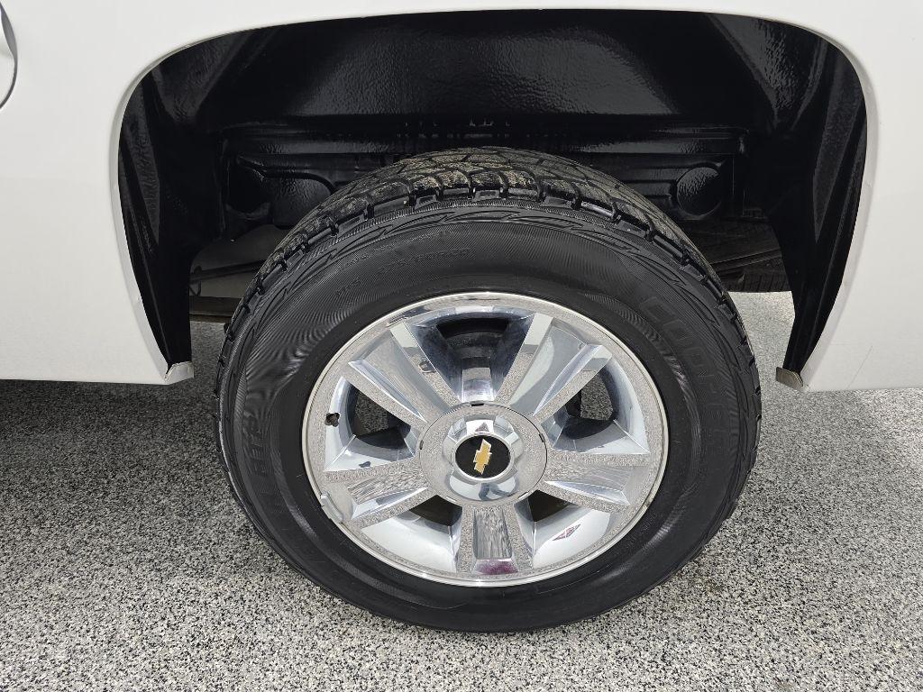 Chevrolet Silverado 1500 LTZ Crew Cab 2WD 2012