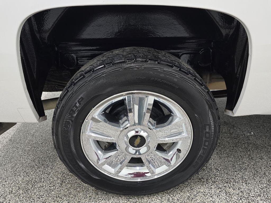 Chevrolet Silverado 1500 LTZ Crew Cab 2WD 2012