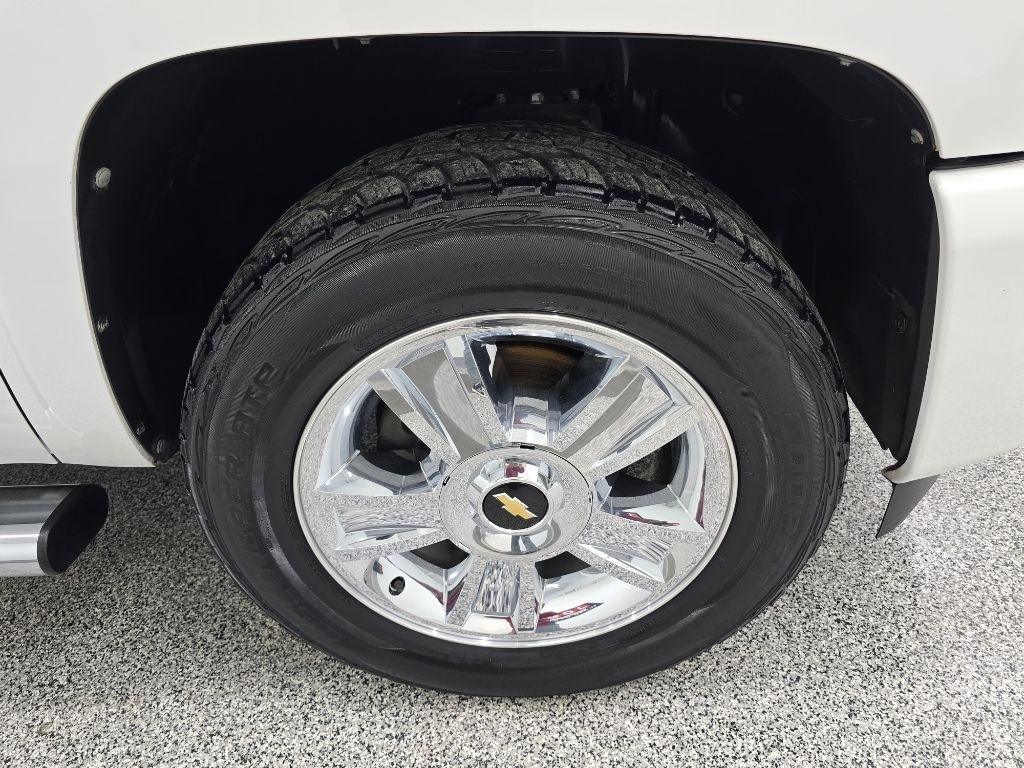 Chevrolet Silverado 1500 LTZ Crew Cab 2WD 2012