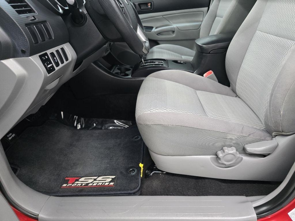 Toyota Tacoma PreRunner Double Cab V6 5AT 2WD 2014