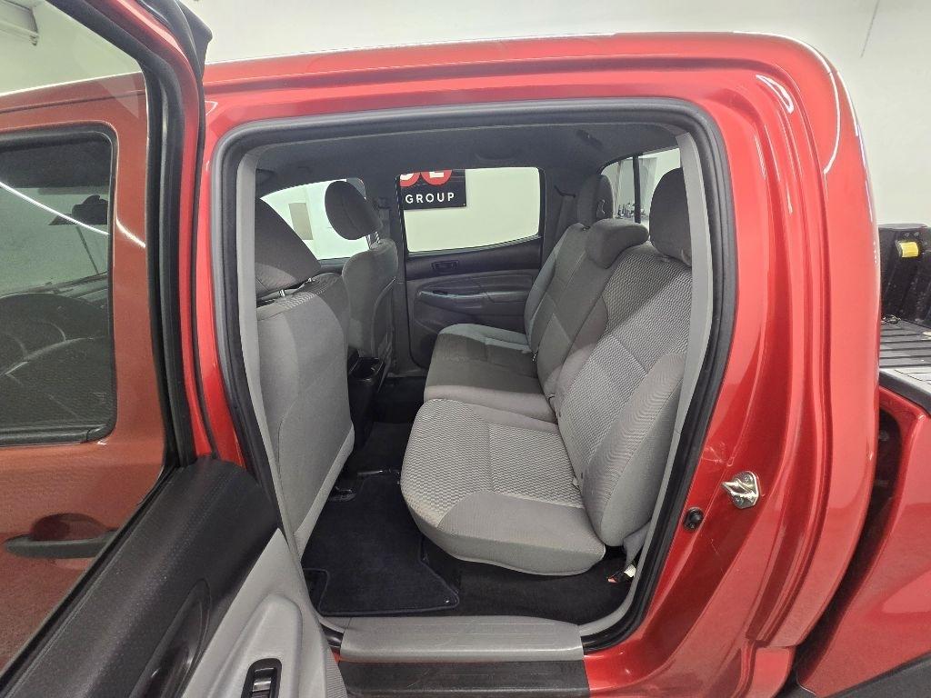 Toyota Tacoma PreRunner Double Cab V6 5AT 2WD 2014