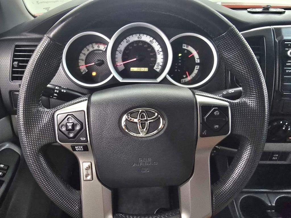 Toyota Tacoma PreRunner Double Cab V6 5AT 2WD 2014