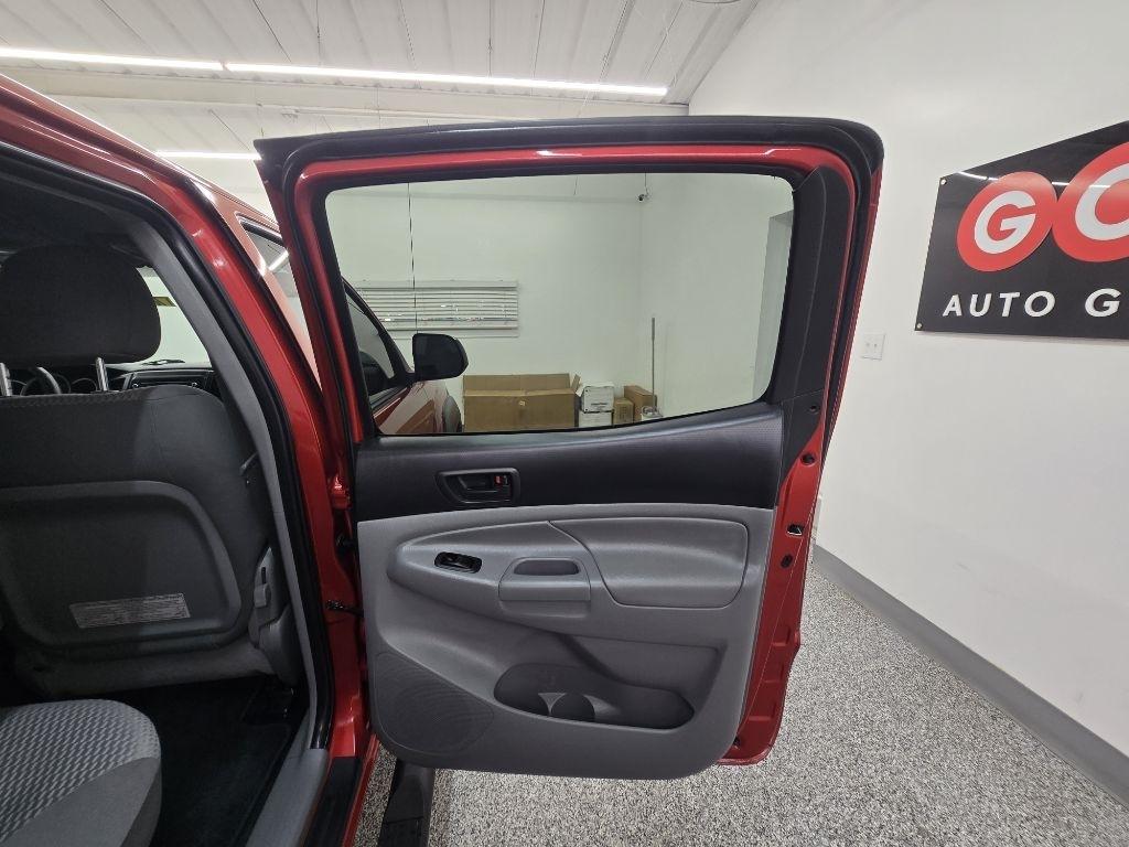 Toyota Tacoma PreRunner Double Cab V6 5AT 2WD 2014