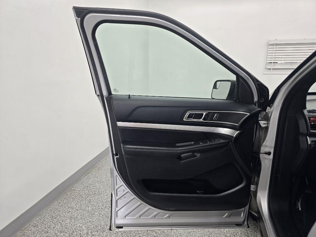 Ford Explorer XLT FWD 2016
