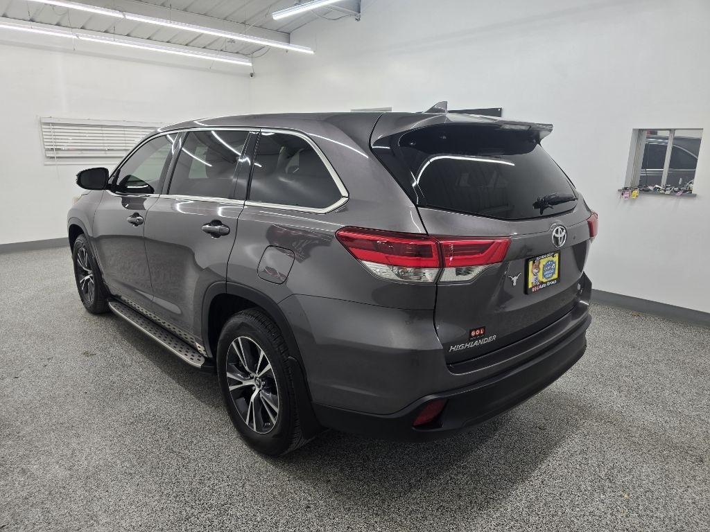 Toyota Highlander LE Plus FWD V6 2017