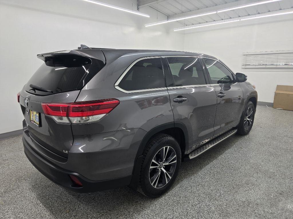 Toyota Highlander LE Plus FWD V6 2017