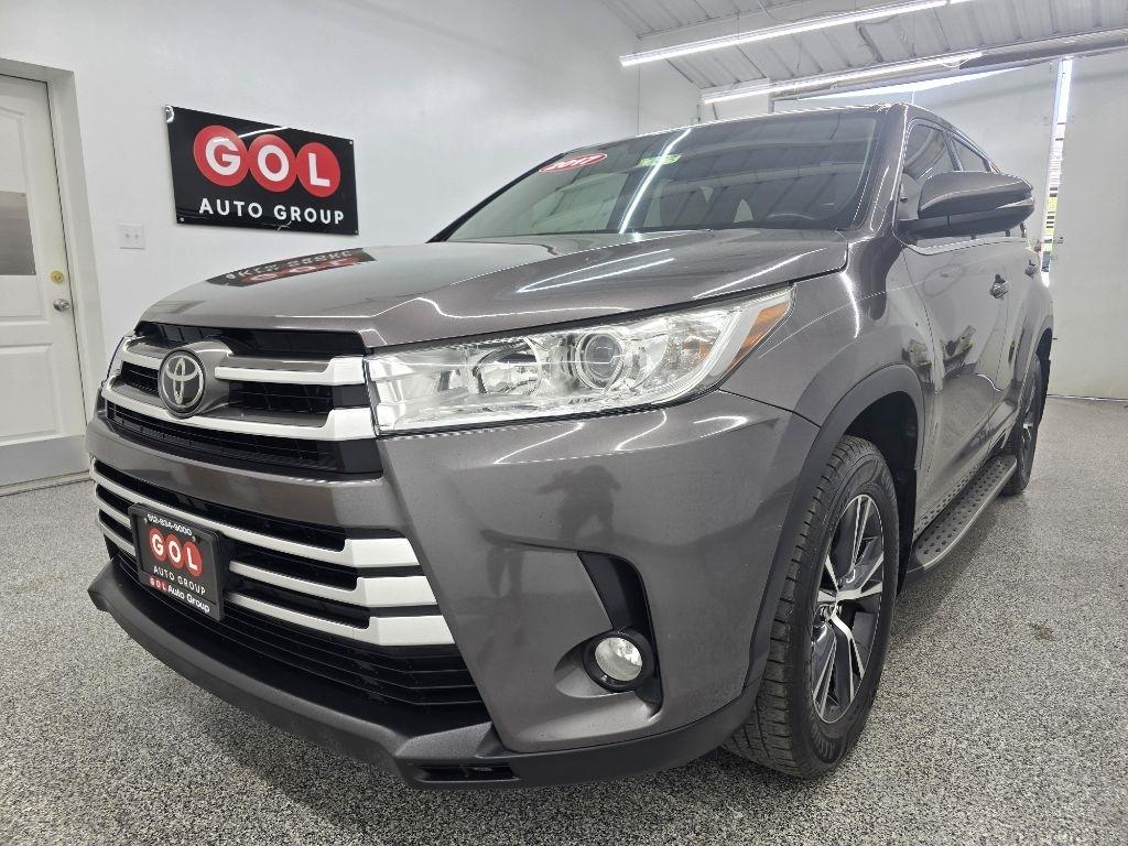 Toyota Highlander LE Plus FWD V6 2017